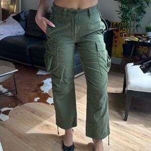 Aritzia Green Cargo Pants With Adjustable Ankles